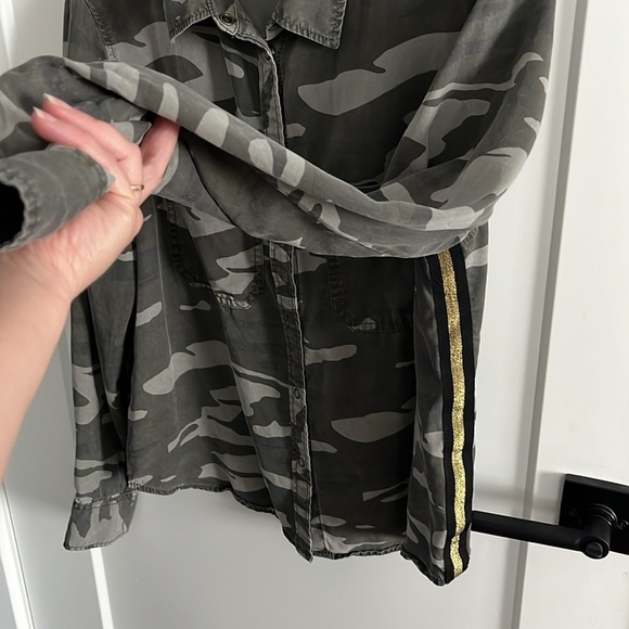 Express Camo Snap Shirt EUC - Picture 2 of 10